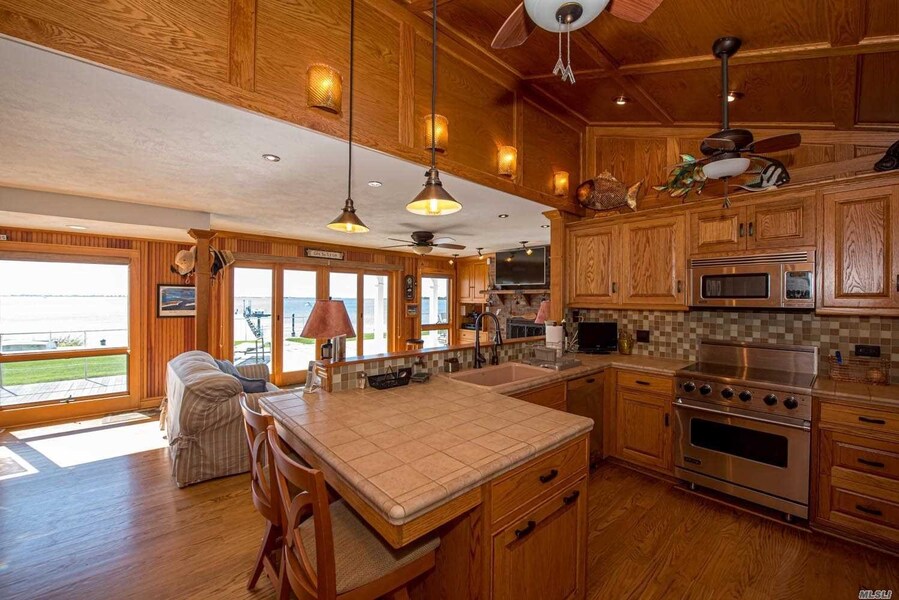 house for sale at 118 Evergreen Ave, East Moriches