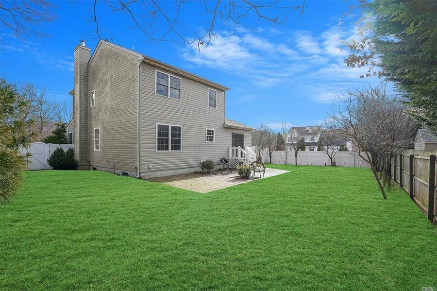 House for sale at 94 Washington Ave, Mastic, NY