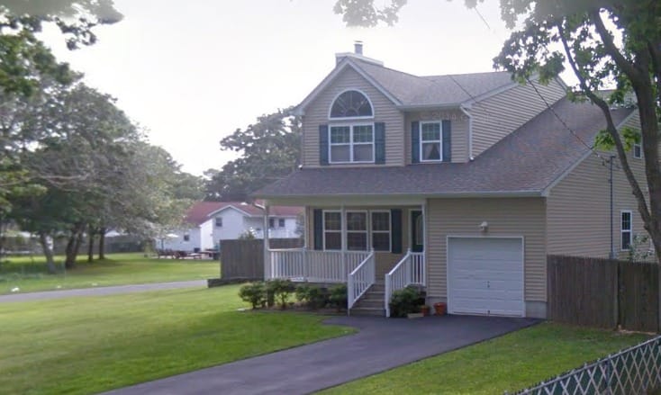 House for sale at 86 Woodside Dr Mastic Beach