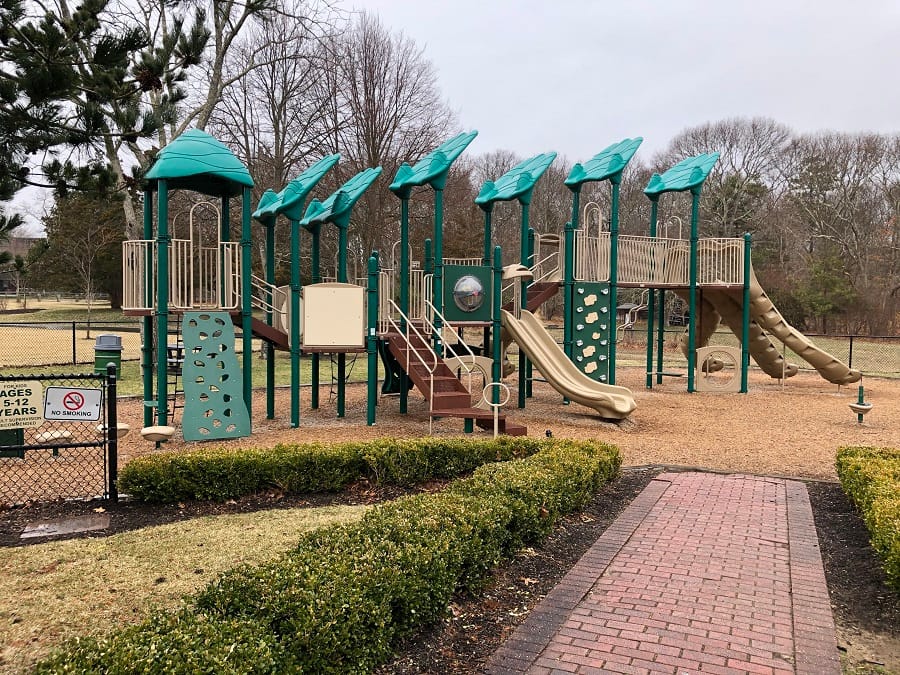 Kaler's Pond Playground, Moriches