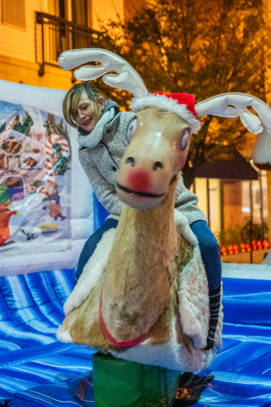 This image has an empty alt attribute; its file name is 121-255.jpg