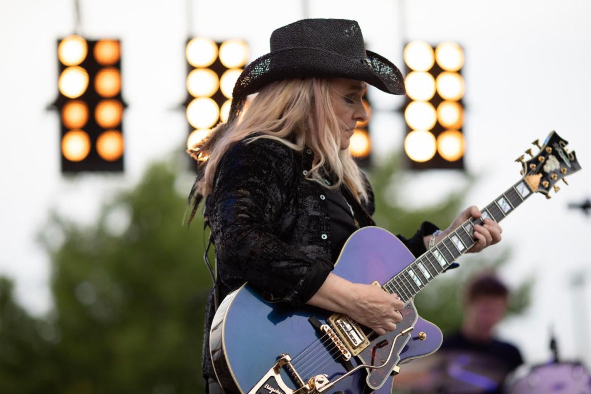 Melissa Etheridge performing in Patchogue on April 11.