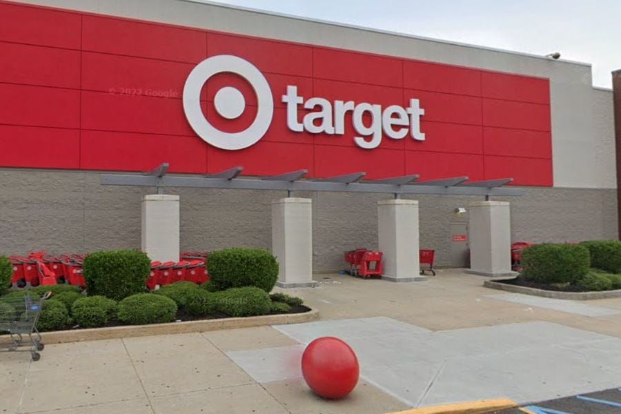 ICE agents apprehended two burglary suspects in Westbury on Sunday.