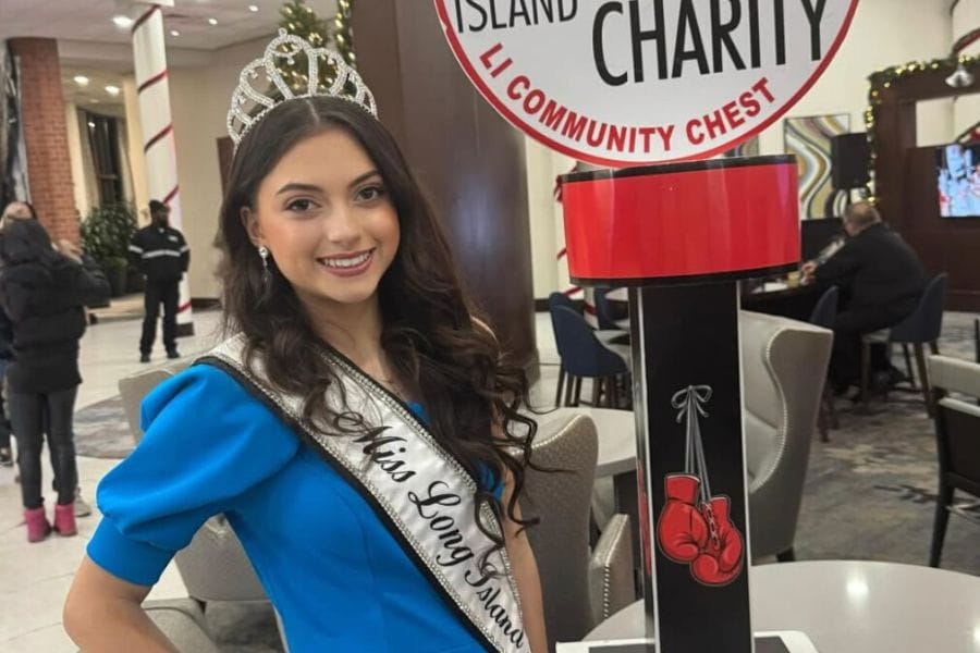 Smithtown West sophomore s crowned Miss Teen Long Island.