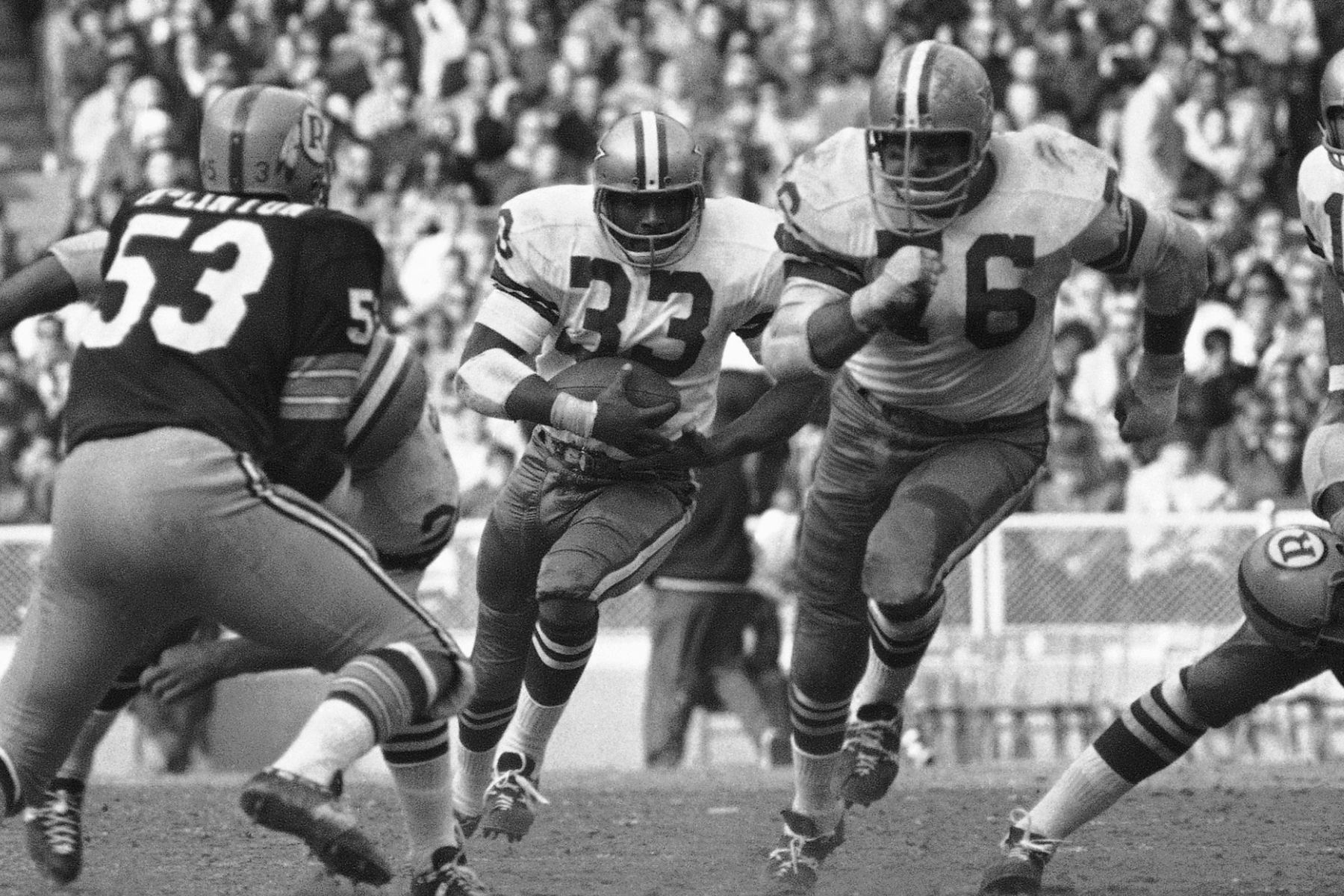 John Niland playing for Dallas.