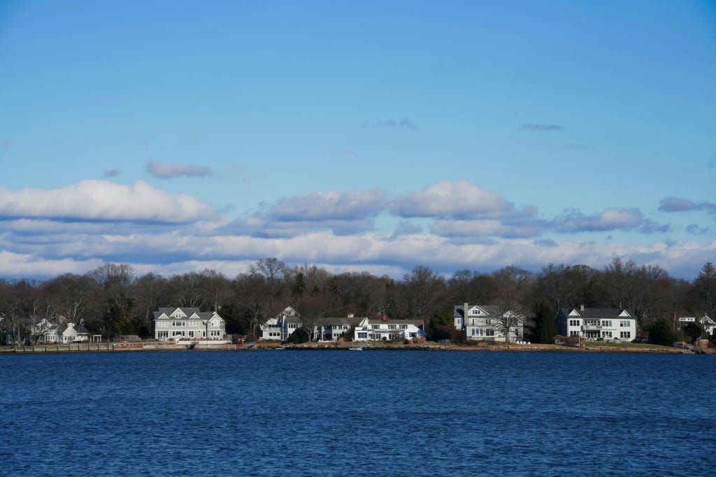 waterfront homes along the North Shore.