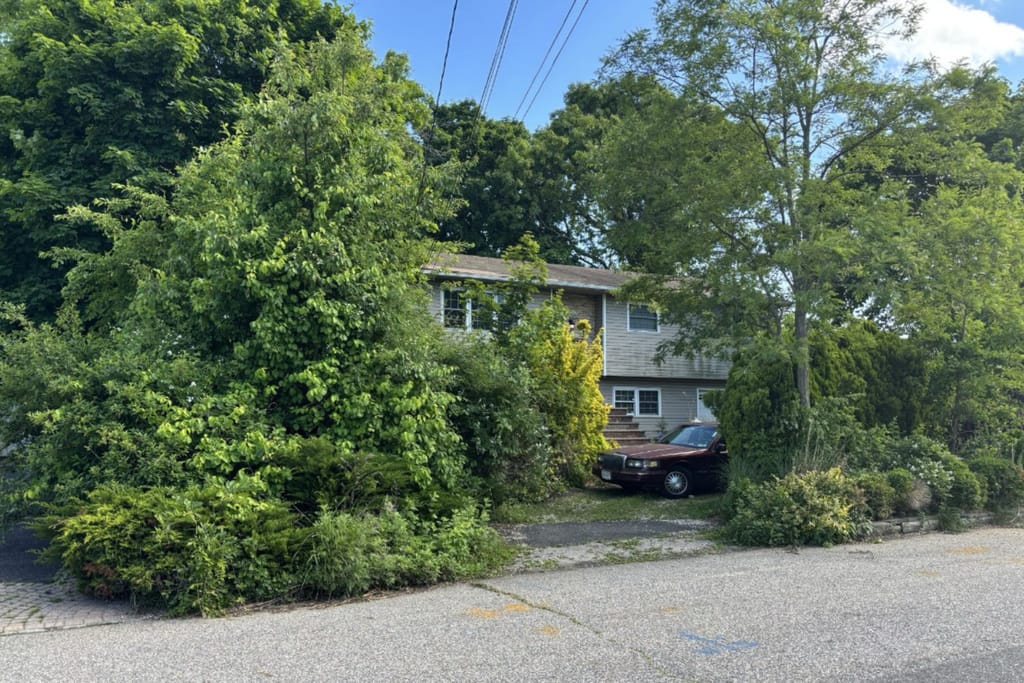 Home in Islip Terrace