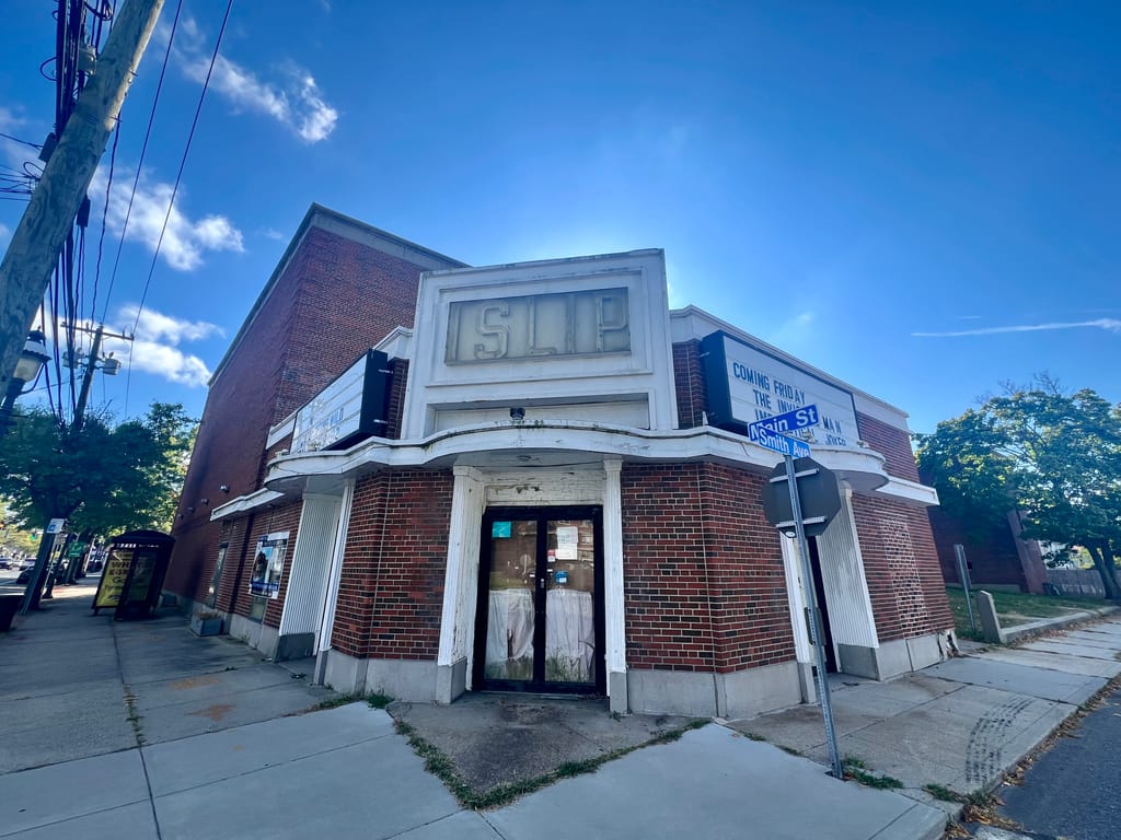 Islip Cinemas closed in March 2020, during the pandemic, never to reopen. (Credit: Mike White)