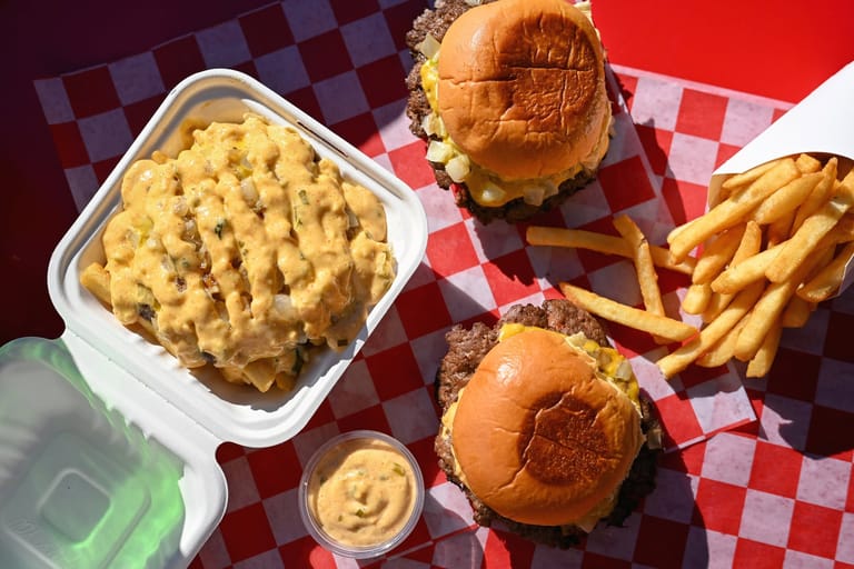 7th Street Burger bringing first Suffolk County location to Lake Grove