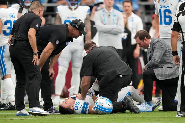 Detroit Lions lose Farmingdale's Tom Kennedy for season to knee injury