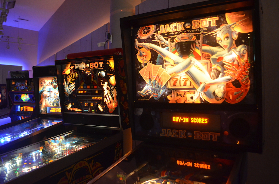 Li Woman Brings Arcade With Timeless Games To South Shore Mall In Bay