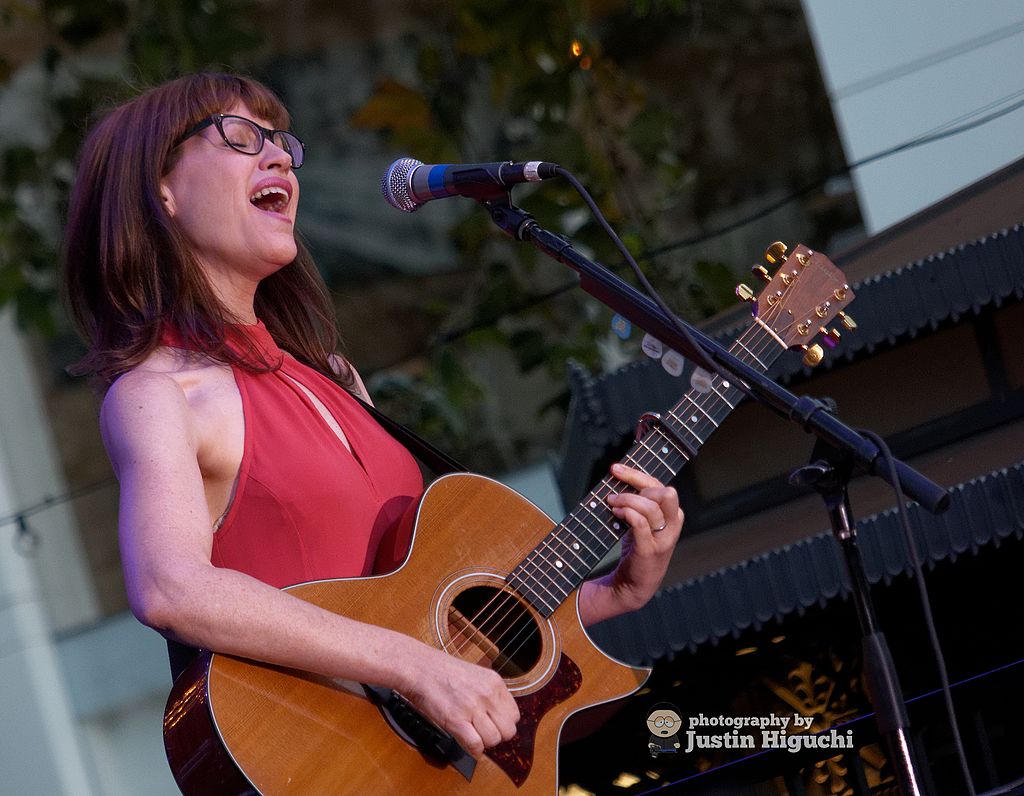 Lisa Loeb performing live at The Grove in Los Angeles California on Wednesday July 22nd, 2015. Lisa opened for the Spin Doctors at the Grove's "Summer Concert Series" presented by Citi. Credit: Justin Higuchi from Los Angeles, CA, USA