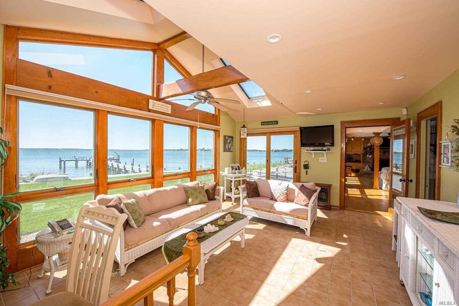 house for sale at 118 Evergreen Ave, East Moriches