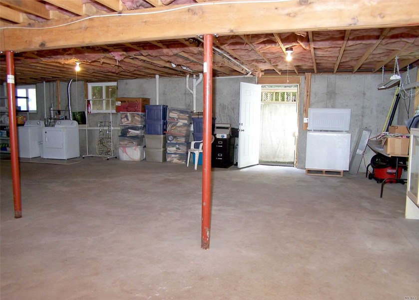 House for sale at 19 Argyle Dr, Shirley