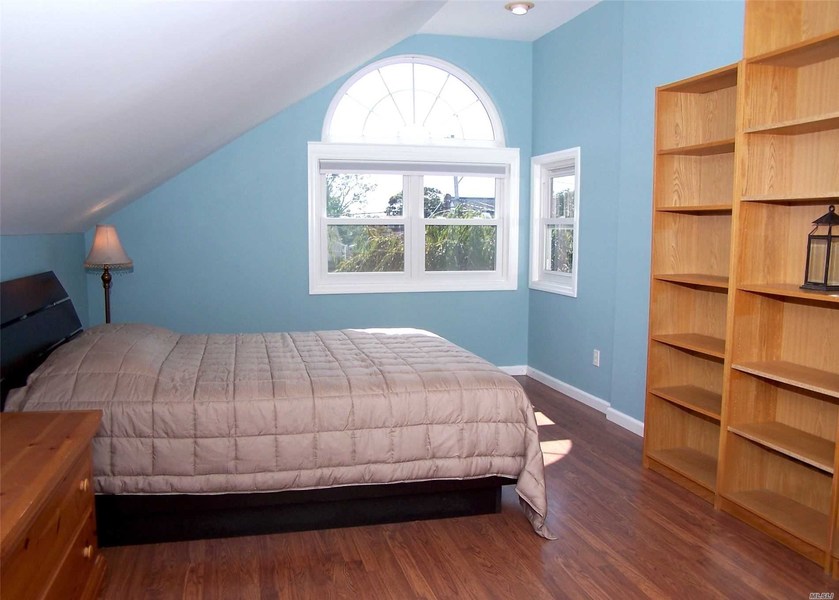 House for sale at 19 Argyle Dr, Shirley