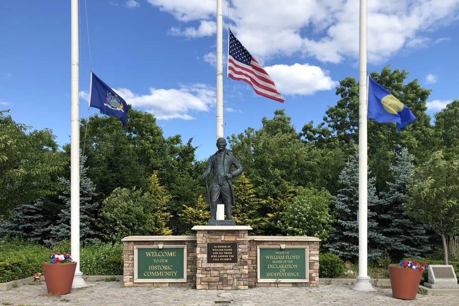 Statue of William Floyd in Shirely, NY