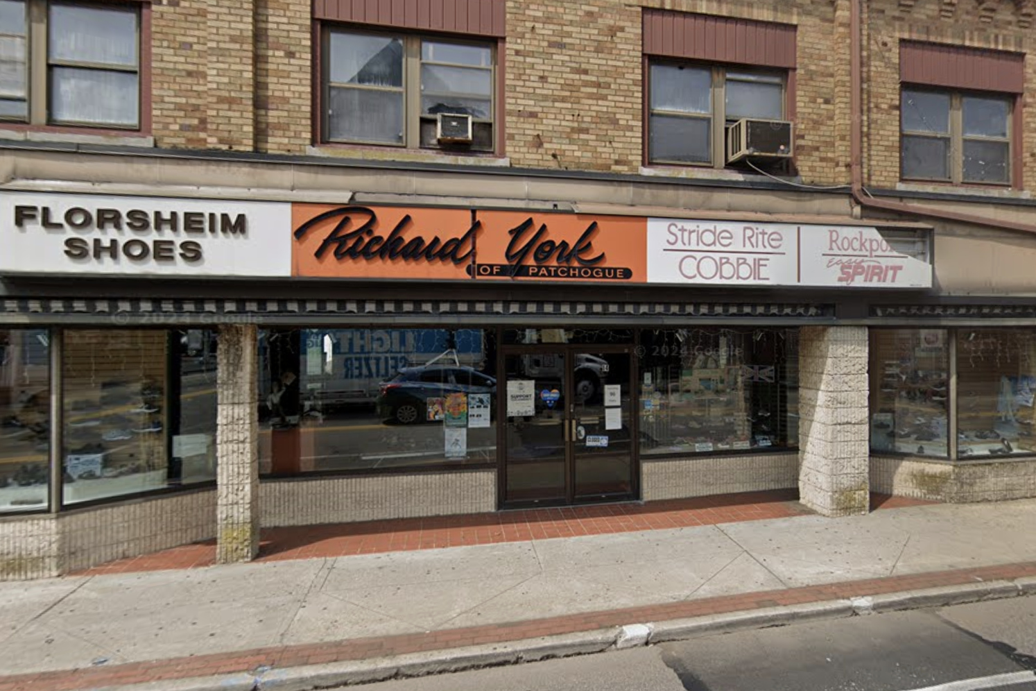 Patchogue’s iconic Richard York shoe store says goodbye after 97 years