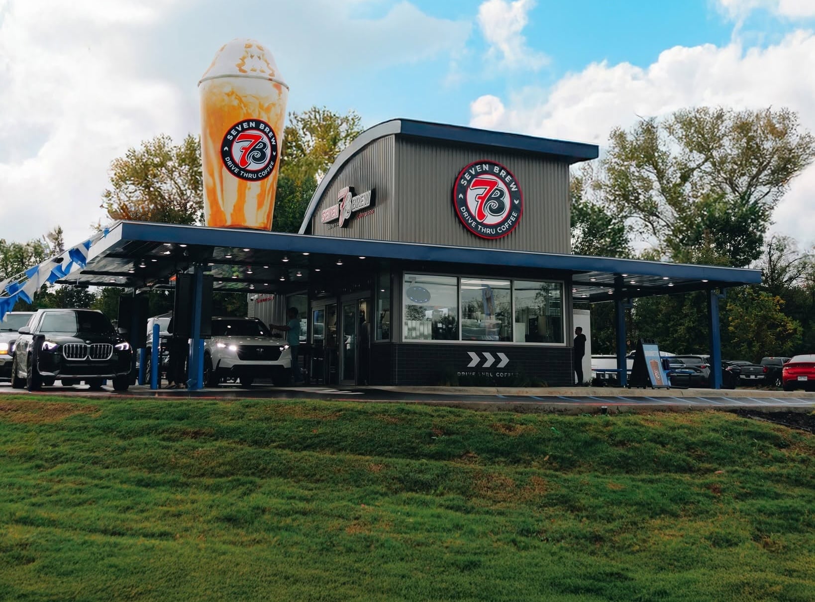 National chain 7 Brew eyes new drive-thru coffee shop in Selden